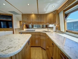 2017 Viking 52 Convertible thumbnail 9