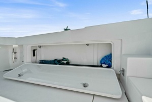 2017 Bertram 35 Flybridge thumbnail 35