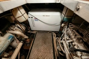 2002 Carver 444 Cockpit Motor Yacht thumbnail 32