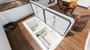 2017 72 Viking Enclosed Bridge Share-E Rear Deck (12)