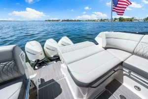 2022 Sea Ray 370 Sundancer thumbnail 18