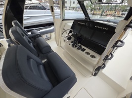 BFT 42ft Boston Whaler Yacht For Sale