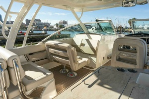2017 Boston Whaler 320 Vantage thumbnail 5