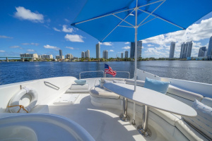 Aphrodite 80ft Lazzara Yachts Yacht For Sale