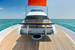 Voyager 84ft Lazzara Yachts Yacht For Sale