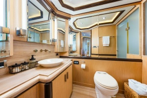 Relentless 83ft Ocean Alexander Yacht For Sale
