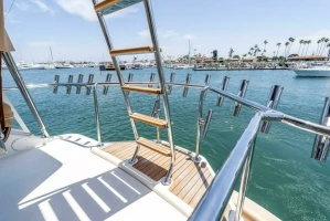 2004 Hatteras 54 Convertible thumbnail 38
