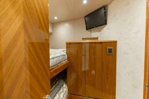 2013 Viking 76 Convertible thumbnail 51