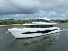 Princess 80 LANIKAI - Port Bow Profile