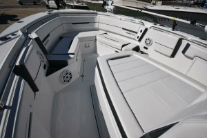2021 Blackfin 332 thumbnail 18