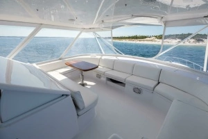 2005 Hatteras 68 Convertible thumbnail 32