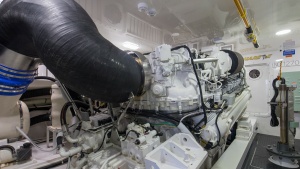 2017 72 Viking Enclosed Bridge Share-E Bridge Engine Room (1)