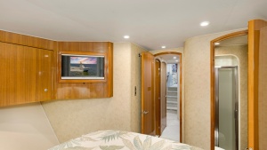 2007 64 Viking Enclosed Bridge Reel Blues Forward Stateroom (2)