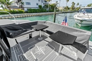 2019 Cruisers Yachts 42 Cantius thumbnail 12
