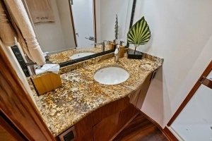 2012 Viking 82 Convertible thumbnail 35