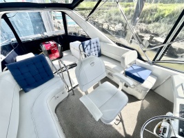 33ft Bayliner Yacht For Sale