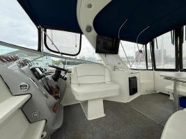32ft Bayliner Yacht For Sale