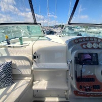 32ft Bayliner Yacht For Sale
