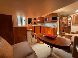 37ft Four Winns Yacht For Sale