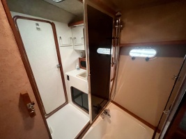38ft Bayliner Yacht For Sale