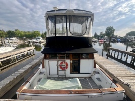 38ft Bayliner Yacht For Sale