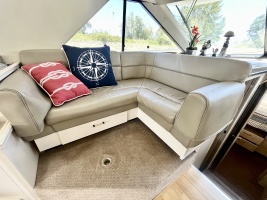 39ft Bayliner Yacht For Sale
