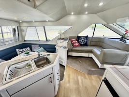 39ft Bayliner Yacht For Sale