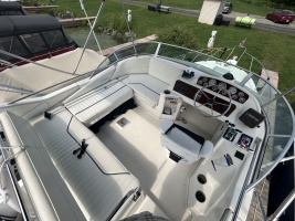 35ft Bayliner Yacht For Sale