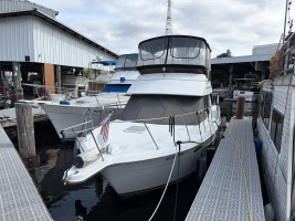 32ft Carver Yacht For Sale