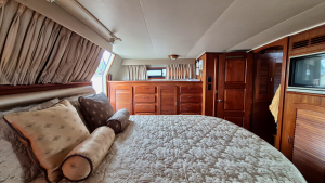 48ft Carver Yacht For Sale