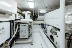 2003 Viking 48 Convertible thumbnail 41
