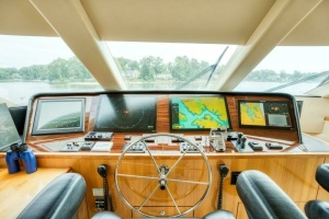 MAJESTIK 80ft Hatteras Yacht For Sale