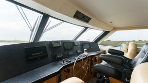 Enclosed Bridge Helm Station