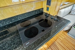 2002 Viking 65 Convertible thumbnail 25