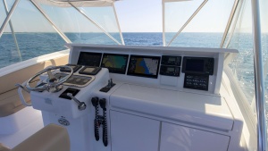 2008 54 Hatteras Convertible American Made Bridge (3)