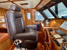 Alaskan 70 OHANA - Interior Helm
