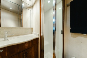 Water s Edge 60ft Hatteras Yacht For Sale