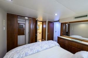 FOREVER YOUNG 78ft Hatteras Yacht For Sale