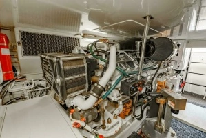 2004 Hatteras 54 Convertible thumbnail 45