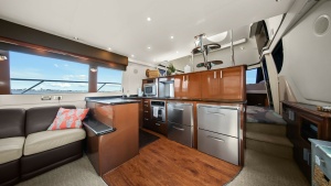 CARVER 56 VOYAGER SKY LOUNGE “LADY CAPE”
