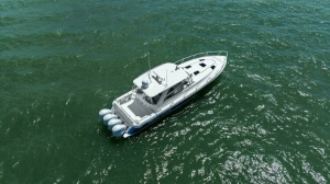 2019 Intrepid 475 Sport Yacht thumbnail 38