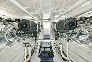 2002 Viking 65 Convertible thumbnail 65