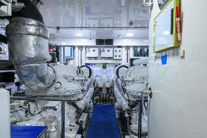 CLAYPEN 90ft Ocean Alexander Yacht For Sale