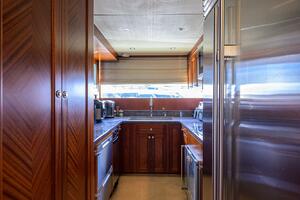 CLAYPEN 90ft Ocean Alexander Yacht For Sale