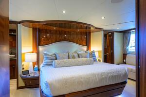 CLAYPEN 90ft Ocean Alexander Yacht For Sale