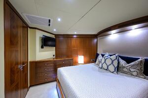 CLAYPEN 90ft Ocean Alexander Yacht For Sale