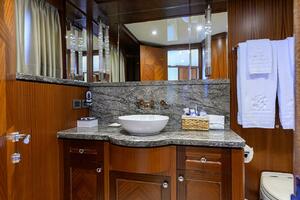 CLAYPEN 90ft Ocean Alexander Yacht For Sale