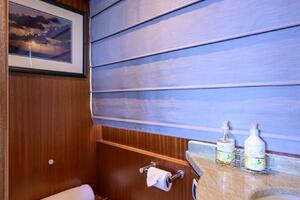CLAYPEN 90ft Ocean Alexander Yacht For Sale