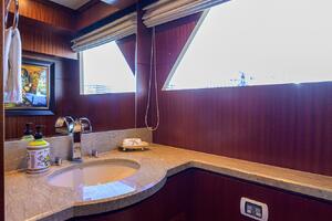 CLAYPEN 90ft Ocean Alexander Yacht For Sale