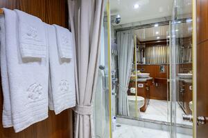 CLAYPEN 90ft Ocean Alexander Yacht For Sale